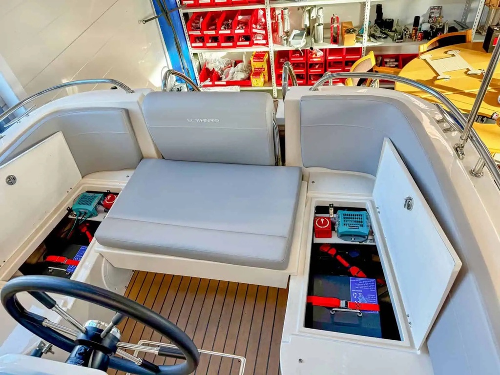 Myyntitilillä: Primeur 700 Tender sähkövene -21 Suomi