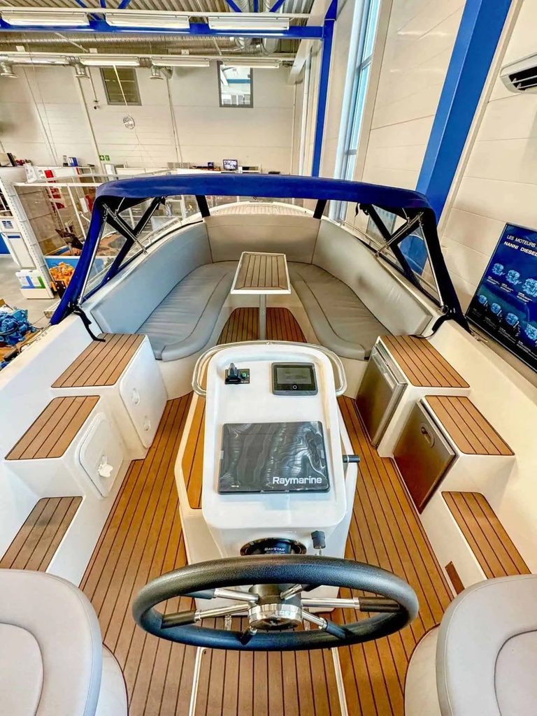 Myyntitilillä: Primeur 700 Tender sähkövene -21 Suomi