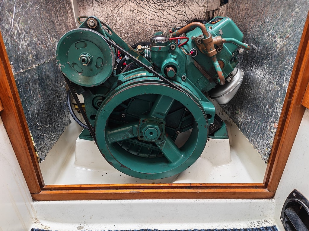 Myyntitilillä oleva vaihtokone: Volvo Penta MD5c/120s