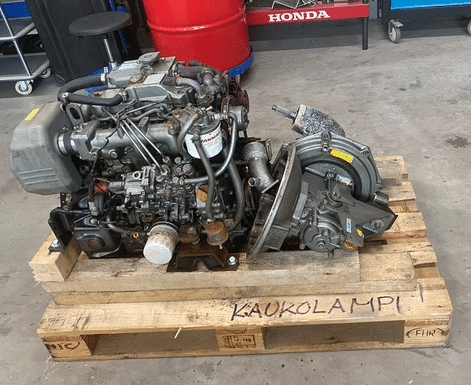 Myyntitilillä oleva vaihtokone: 2 kpl YANMAR 3 JH5E